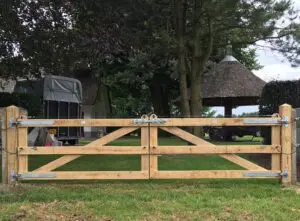 voorzijde eiken poort