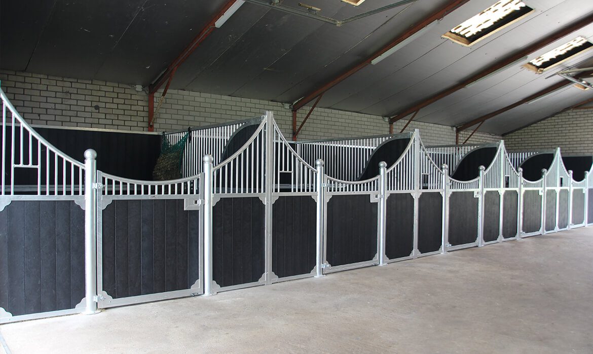 Paardenboxen met een klassiek design