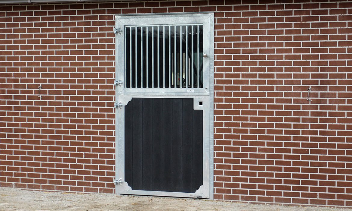 Staldeuren voor prefab gemetselde wanden